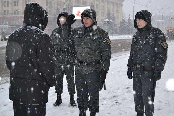 Нацгвардейцы круглосуточно патрулируют улицы Харькова Нацгвардейцы круглосуточно патрулируют улицы Харькова