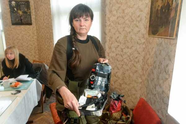Ангелы в белых халатах спасают жизни бойцов, вставших на защиту страны Ангелы в белых халатах спасают жизни бойцов, вставших на защиту страны