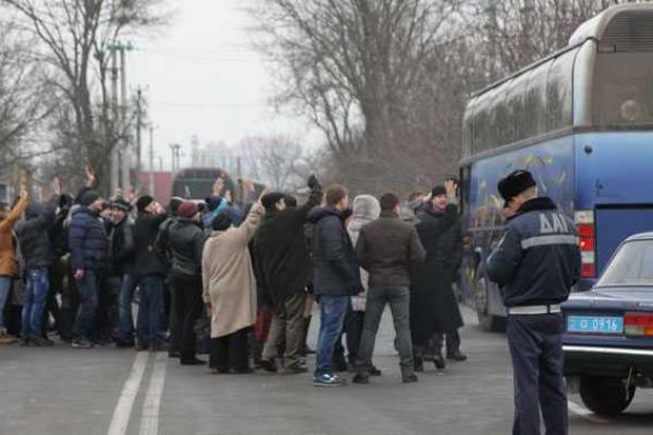 На Винничине в зону АТО проводили бойцов сводного отряда милиции и спецназовцев батальона "Винница"