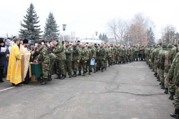 На Винничине в зону АТО проводили бойцов сводного отряда милиции и спецназовцев батальона "Винница"