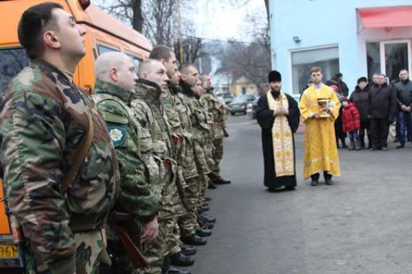 На Винничине в зону АТО проводили бойцов сводного отряда милиции и спецназовцев батальона "Винница"