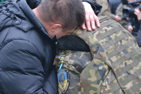 Из горячей точки Украины домой на отдых вернулись бойцы батальона "Львов" Из горячей точки Украины домой на отдых вернулись бойцы батальона "Львов"