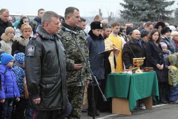На Винничине в зону АТО проводили бойцов сводного отряда милиции и спецназовцев батальона "Винница"