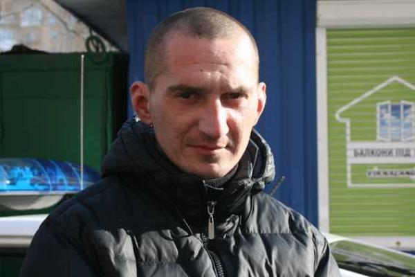 Ровенские патрульные по "горячим" следам задержали двух мужчин, совершивших грабеж Ровенские патрульные по "горячим" следам задержали двух мужчин, совершивших грабеж