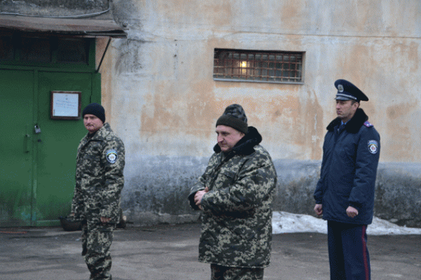 Из горячей точки Украины домой на отдых вернулись бойцы батальона "Львов" Из горячей точки Украины домой на отдых вернулись бойцы батальона "Львов"