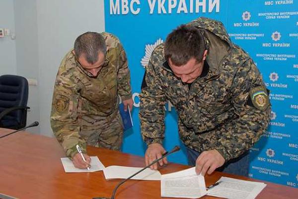 Командиры добровольческих батальонов и Нацгвардии заявили о готовности выполнять приказы Президента Командиры добровольческих батальонов и Нацгвардии заявили о готовности выполнять приказы Президента