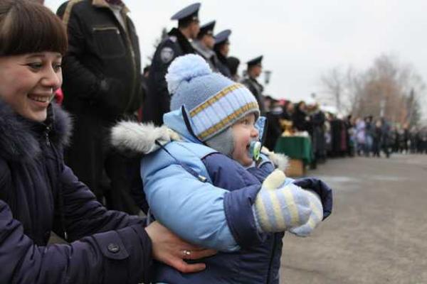 На Винничине в зону АТО проводили бойцов сводного отряда милиции и спецназовцев батальона "Винница"
