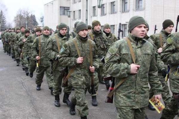 На Винничине в зону АТО проводили бойцов сводного отряда милиции и спецназовцев батальона "Винница"