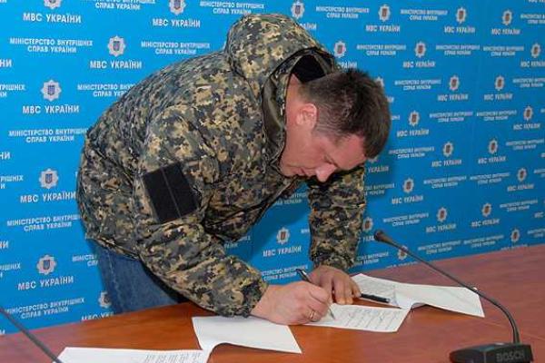 Командиры добровольческих батальонов и Нацгвардии заявили о готовности выполнять приказы Президента Командиры добровольческих батальонов и Нацгвардии заявили о готовности выполнять приказы Президента