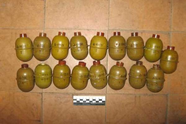 На блокпосту под Харьковом задержан автомобиль, напичканный оружием