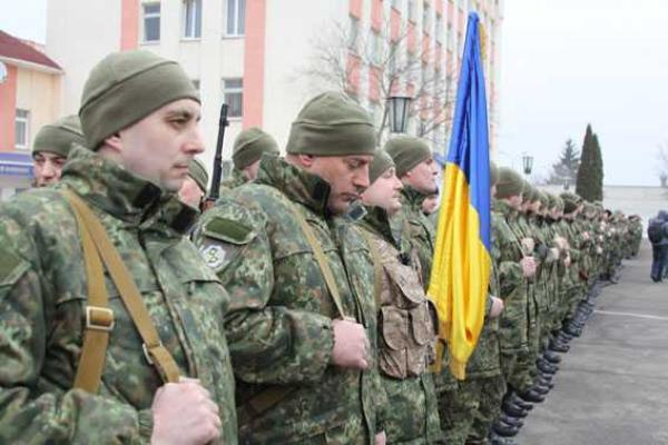 На Винничине в зону АТО проводили бойцов сводного отряда милиции и спецназовцев батальона "Винница"