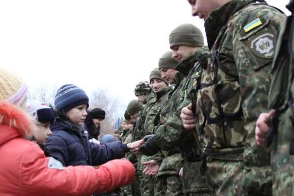 На Винничине в зону АТО проводили бойцов сводного отряда милиции и спецназовцев батальона "Винница"