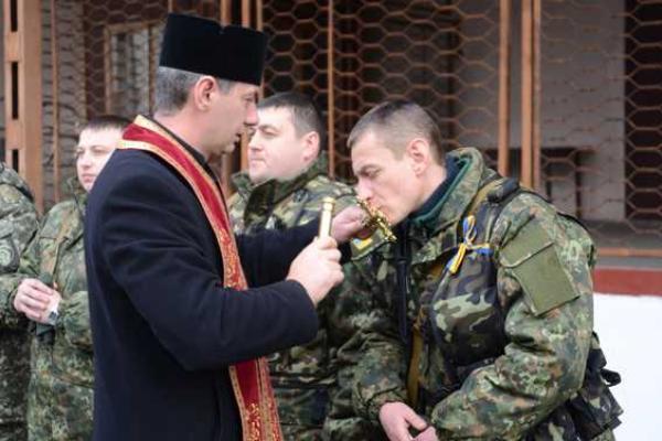 Тернопольщина проводила в зону АТО добровольцев-правоохранителей Тернопольщина проводила в зону АТО добровольцев-правоохранителей