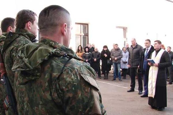 Сводный отряд милиционеров из Прикарпатья отправился в на тревожный Восток Сводный отряд милиционеров из Прикарпатья отправился в на тревожный Восток