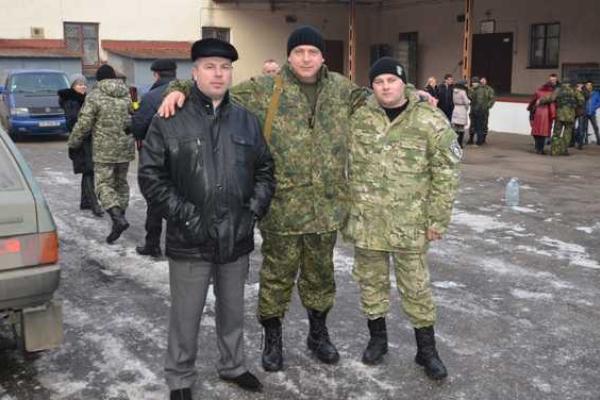 Тернопольщина проводила в зону АТО добровольцев-правоохранителей Тернопольщина проводила в зону АТО добровольцев-правоохранителей