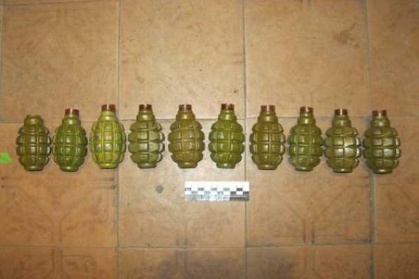 На блокпосту под Харьковом задержан автомобиль, напичканный оружием