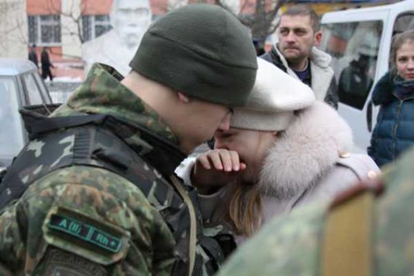 На Винничине в зону АТО проводили бойцов сводного отряда милиции и спецназовцев батальона "Винница"