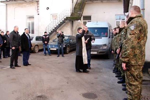 Сводный отряд милиционеров из Прикарпатья отправился в на тревожный Восток Сводный отряд милиционеров из Прикарпатья отправился в на тревожный Восток