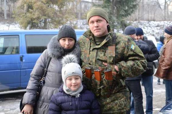 Тернопольщина проводила в зону АТО добровольцев-правоохранителей Тернопольщина проводила в зону АТО добровольцев-правоохранителей