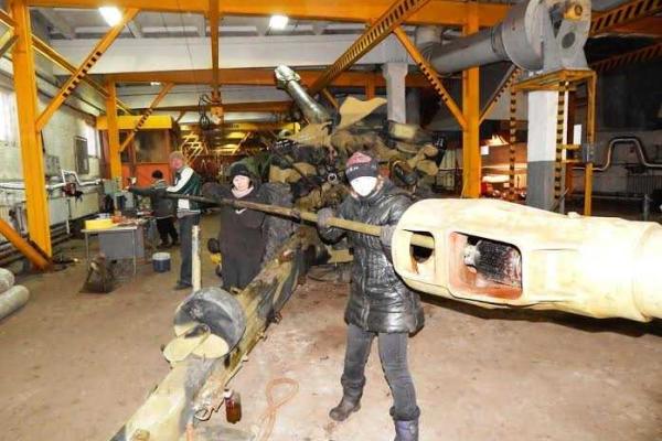 Бойцы-ремонтники с Ровенщины трудятся и в глубоком тылу, и на передовой Бойцы-ремонтники с Ровенщины трудятся и в глубоком тылу, и на передовой