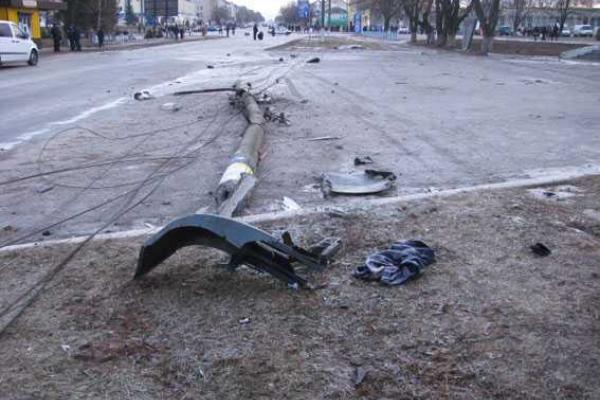 Убив 2-х человек и угробив собственное авто, молодой человек скрылся с места ДТП Убив 2-х человек и угробив собственное авто, молодой человек скрылся с места ДТП