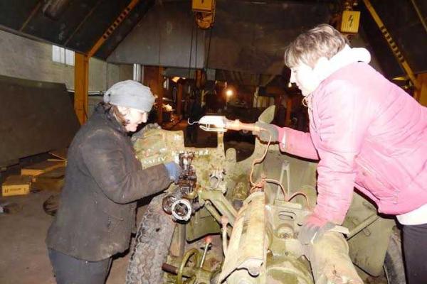 Бойцы-ремонтники с Ровенщины трудятся и в глубоком тылу, и на передовой Бойцы-ремонтники с Ровенщины трудятся и в глубоком тылу, и на передовой