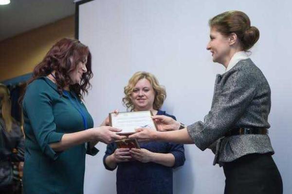 Марина Порошенко выступила на Конференции, посвященной благотворительности и волонтерству