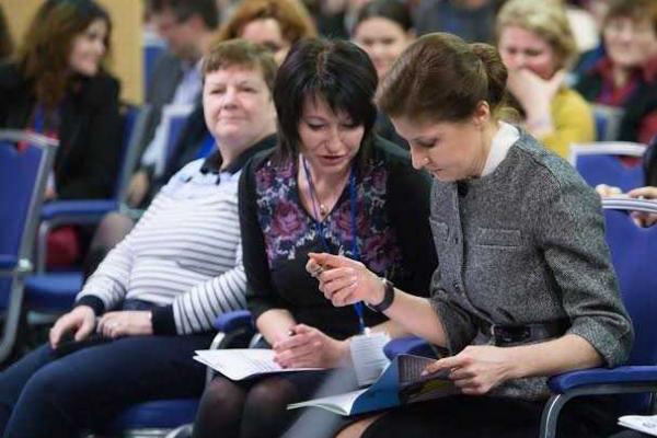 Марина Порошенко выступила на Конференции, посвященной благотворительности и волонтерству