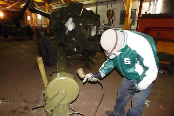 Бойцы-ремонтники с Ровенщины трудятся и в глубоком тылу, и на передовой Бойцы-ремонтники с Ровенщины трудятся и в глубоком тылу, и на передовой