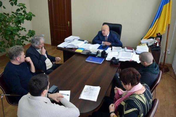 Глава Луганщины провел рабочую встречу с представителями Красного Креста Австрии Глава Луганщины провел рабочую встречу с представителями Красного Креста Австрии