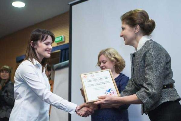 Марина Порошенко выступила на Конференции, посвященной благотворительности и волонтерству