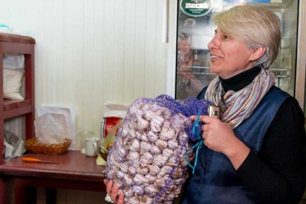 Одесские активисты своими руками готовят вкусную и полезную посылку для воинов АТО Одесские активисты своими руками готовят вкусную и полезную посылку для воинов АТО