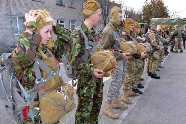 Спецназовцы ВСУ отработали десантирование в условный тыл противника 