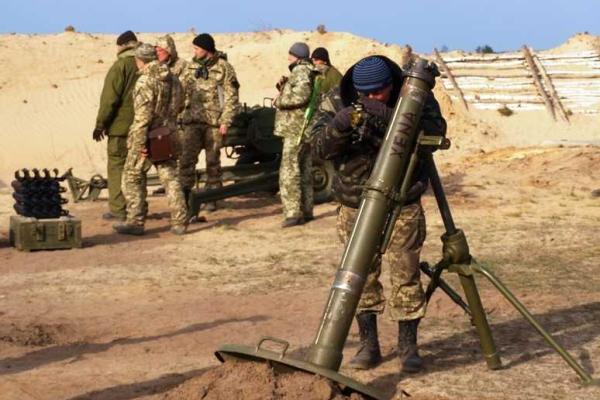 Артиллеристы на полигоне отрабатывают практические навыки Артиллеристы на полигоне отрабатывают практические навыки