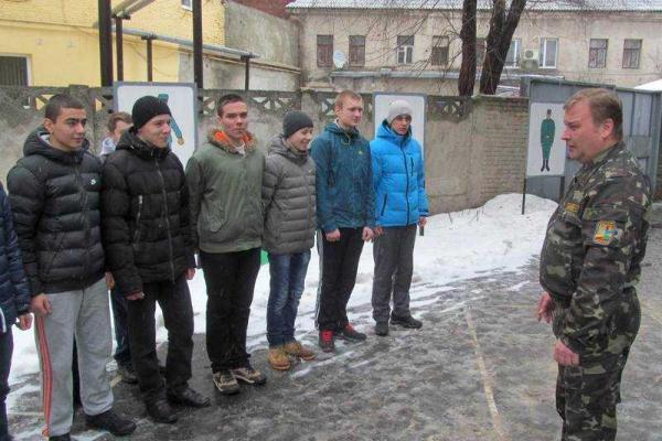На Харьковщине заканчивается подготовка к весеннему призыву юношей на срочную военную службу На Харьковщине заканчивается подготовка к весеннему призыву юношей на срочную военную службу