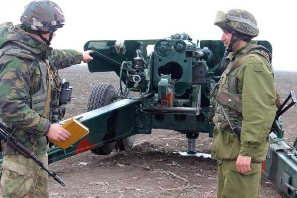 Артиллеристы, прикрывающие Мариуполь, провели военные учения Артиллеристы, прикрывающие Мариуполь, провели военные учения