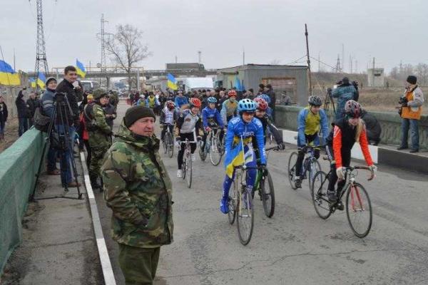 Торжественное открытие возрожденного моста на Луганщине Торжественное открытие возрожденного моста на Луганщине