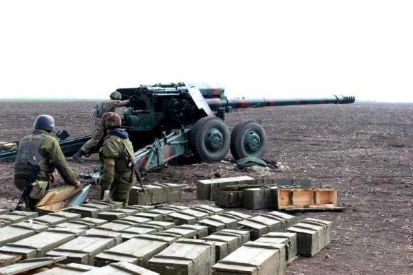 Артиллеристы, прикрывающие Мариуполь, провели военные учения Артиллеристы, прикрывающие Мариуполь, провели военные учения