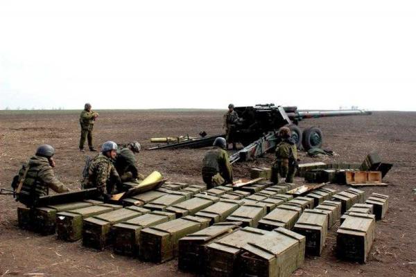 Артиллеристы, прикрывающие Мариуполь, провели военные учения Артиллеристы, прикрывающие Мариуполь, провели военные учения