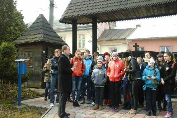 Дети с Луганщины отправились в незабываемую поездку в Румынию Дети с Луганщины отправились в незабываемую поездку в Румынию