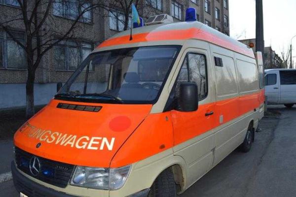 Жители Буковины собрали для прифронтовых сел Луганщины гуманитарную помощь и подарили "скорую" Жители Буковины собрали для прифронтовых сел Луганщины гуманитарную помощь и подарили "скорую"
