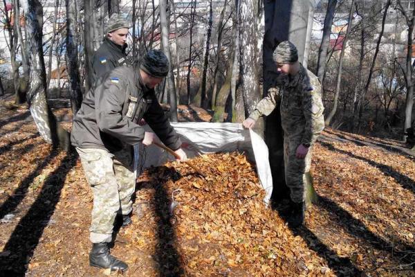 Курсанты Академии сухопутных войск помогают подшефным детским домам Курсанты Академии сухопутных войск помогают подшефным детским домам