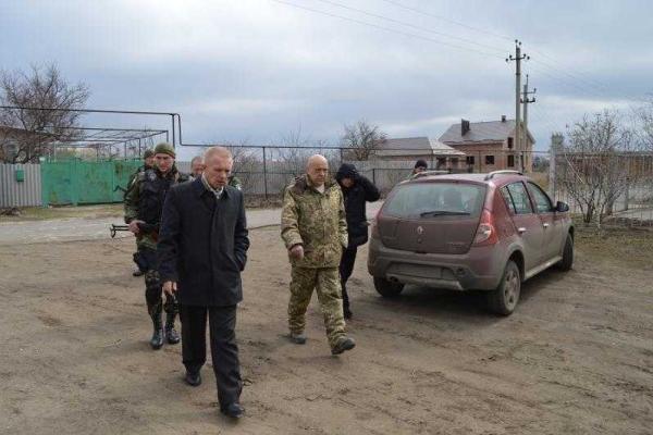 Геннадий Москаль в ходе рабочей поездки посетил прифронтовые населенные пункты Геннадий Москаль в ходе рабочей поездки посетил прифронтовые населенные пункты
