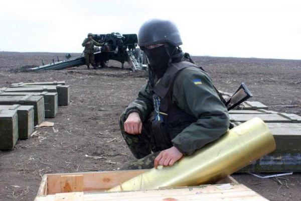 Артиллеристы, прикрывающие Мариуполь, провели военные учения Артиллеристы, прикрывающие Мариуполь, провели военные учения