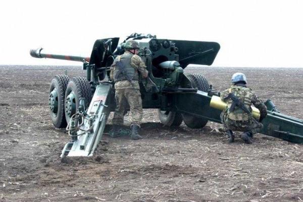 Артиллеристы, прикрывающие Мариуполь, провели военные учения Артиллеристы, прикрывающие Мариуполь, провели военные учения