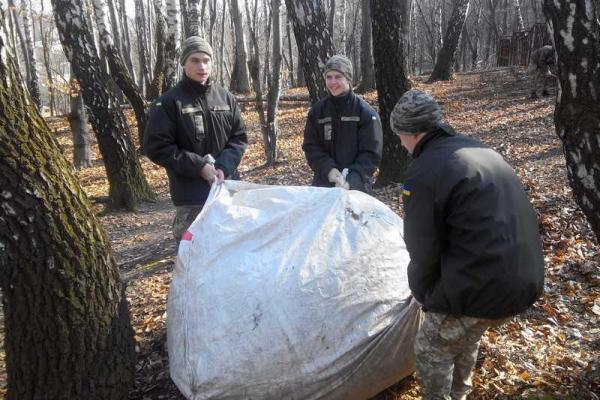 Курсанты Академии сухопутных войск помогают подшефным детским домам Курсанты Академии сухопутных войск помогают подшефным детским домам