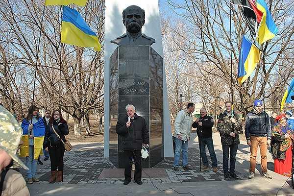 Гвардейцы в Славянске приняли участие в митинге, посвященном Т.Г. Шевченко 