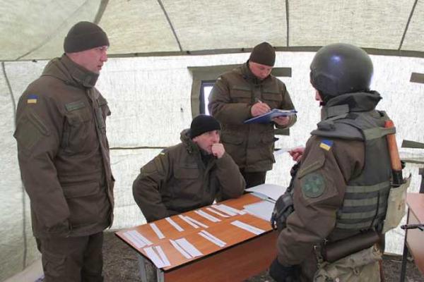 Курсанты-выпускник сдают госэкзамены в НА НГУ