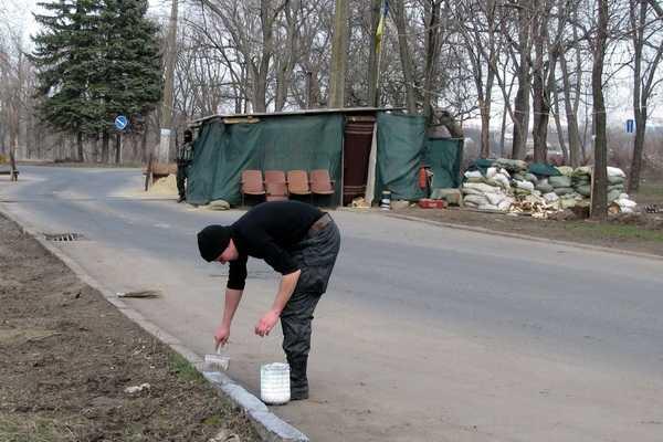 Бойцы Нацгвардии приняли участие в весеннем субботнике