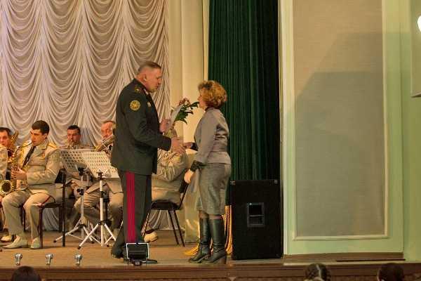 В НА НГУ поздравили женщин с Международным женским днем